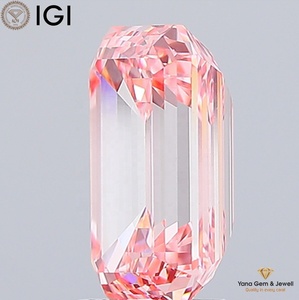 Diamant de laboratoire cultivé CVD de forme émeraude, couleur rose vif fantaisie certifiée IGI, clarté VS1, 4,00 carats, pour une bague de chef-d'œuvre de luxe - Product Image 6