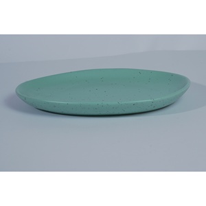 Plat ovale en céramique de style Japandi personnalisé de haute qualité, écologique, à motif damier, compatible lave-vaisselle - Product Image 2