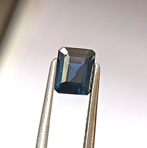 Saphir Teal Naturel Australien de 1 Carat, Facetté, Taille Émeraude, Non Chauffé, Non Traité, Translucide, Qualité Premium, Pierre Précieuse - Product Image 4