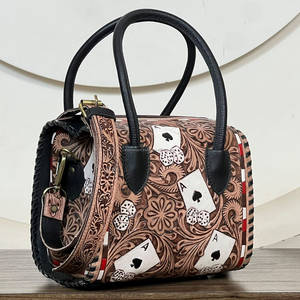 Sac de voyage bandoulière personnalisé en cuir véritable, motif cartes de poker, fait main, style western, fermeture éclair 11 pouces, luxe - Product Image 3
