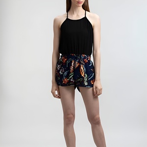 Nuevas llegadas: Shorts de algodón premium para mujer con diseño único, logo impreso personalizado, decoración de lentejuelas y patrón de lazo para uso exterior. - Product Image 3