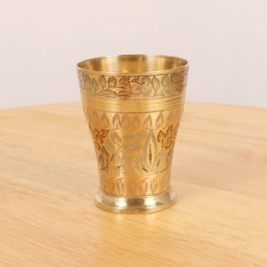 Verre à boire traditionnel en laiton avec gravure florale, gobelet fait main pour la maison, la cuisine, le bureau, vaisselle en métal durable - Product Image 3