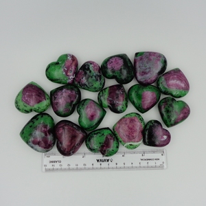 หินรูบี้โซไซต์รูปหัวใจธรรมชาติ เกรด AAA ทำมือ สำหรับการบำบัดด้วยคริสตัล รีกิ การทำสมาธิ พลังงานตกแต่ง จักระ ขายส่ง - Product Image 4