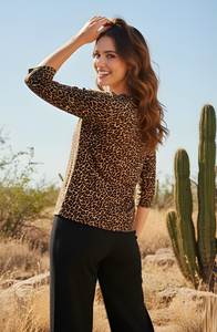 Haut fantaisie imprimé animalier pour femme en tissu crêpe, longueur normale, col rond, manches trois quarts, entièrement cousu, élégant pour les soirées - Product Image 3