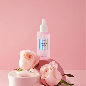 Le sérum facial à la rose de la marque coréenne SOQU hydrate la peau grâce à un parfum délicat de rose et à l'extrait de rose qui la garde hydratée. - Product Image 2