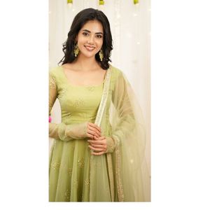 Robe Anarkali en Organza Tabby Radiant pour Femme avec Broderie de Perles, Pantalon en Georgette à Motifs Floraux et Dupatta en Tulle Papillon pour Mariage et Cérémonies - Product Image 5