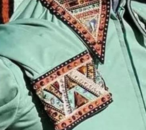 Chemise d'équitation occidentale en coton respirant de qualité supérieure avec col et poignets brodés de motifs décoratifs sud-ouesterns complexes - Product Image 3
