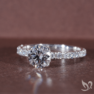 Anillo de compromiso de oro macizo de 10K con halo oculto y diamante cultivado en laboratorio de corte redondo de 1 quilate certificado por IGI - Product Image 1