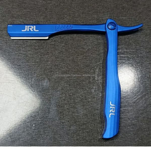 กรรไกรตัดผม JRL สีดำ แม่เหล็ก ตัวเรือนสแตนเลสหรูหรา ใบมีดคม สำหรับช่างตัดผม - Product Image 2
