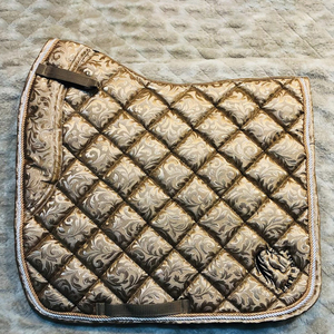 Tapis de selle en cuir de haute qualité avec doublure en polycoton pour le saut d'obstacles, couleur et logo personnalisables, usage équestre - Product Image 3
