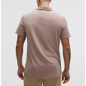 เสื้อกอล์ฟผู้ชายแบบสั่งทำพิเศษคุณภาพสูง ปี 2026 ดีไซน์กระเป๋าหน้า ป้องกันรอยยับ แขนสั้น เนื้อผ้านุ่ม พิมพ์ลายบนผ้าแคนวาส - Product Image 3