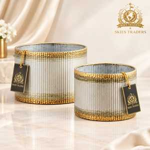 Ensemble de pots de fleurs de luxe en métal côtelé avec bord doré, pour intérieur, conteneur de rangement, pot de table, fournitures de jardin en gros - Product Image 1