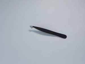 Pinzas para Extensión de Pestañas de Volumen Curvas de Color Negro, Antideslizantes, de Acero Inoxidable, con Punta Suave - Product Image 5