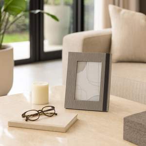 กรอบรูปเรซิ่นลายทางทันสมัย - Product Image 6