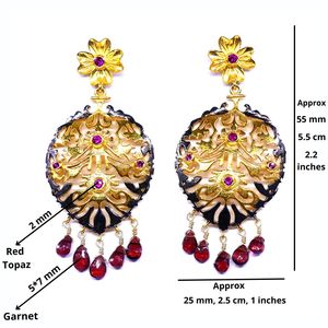 Pendientes colgantes vintage chapados en oro de 22k con granate y diseño floral para mujer, ideales para fiestas. - Product Image 2
