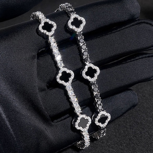 Pulsera Cubana de Lujo para Hombre en Oro Rosa con Diamantes Naturales de Corte Brillante Redondo y Baño de Rodio Negro para Novios - Product Image 5