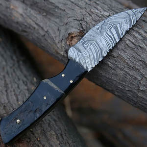 Cuchillo de Caza Compacto de Acero de Damasco, Mango Negro, Hoja con Patrón Decorativo, Personalizable OEM, Alta Calidad, Garantía de 3 Años - Product Image 5