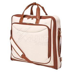 Sac de voyage en nylon léger, pliable, spacieux et confortable pour costumes et robes, de haute qualité - Product Image 2