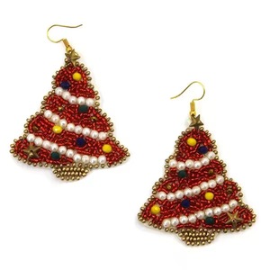 Boucles d'oreilles CRYSTAL CRAFT Premium élégantes avec broderie florale perlée, design de bijoux mignon et style artisanal affirmé - Product Image 4