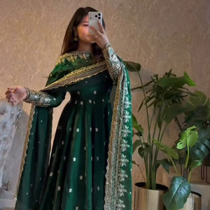 Conjunto de Vestido Largo Anarkali de Diseñador para Mujer, en Seda Fandy, Tradicional para Bodas, Diwali y Fiestas, con Bordado Intenso - Product Image 1