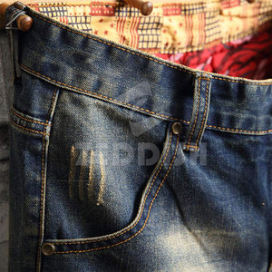 Shorts en jean déchiré légers en coton, respirants et amples – Meilleures ventes - Product Image 4