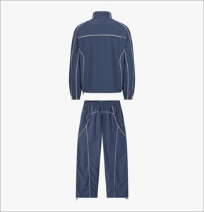 Conjunto deportivo de 2 piezas para hombre, chaqueta con capucha y pantalones cortos, cortavientos, reflectante, con cremallera, de nailon, estilo urbano. - Product Image 2