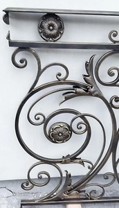 Rampe de balcon en fer forgé avec motif décoratif, résistante à la rouille, montage facile DIY, design traditionnel pour usage extérieur - Product Image 5