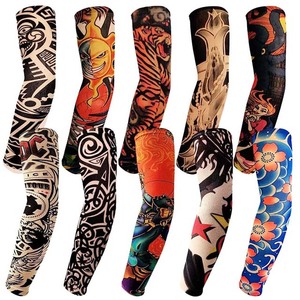 Mangas de compresión personalizadas, ecológicas, transpirables, unisex, de poliéster, tallas grandes, para fútbol y baloncesto, con estampado por transferencia térmica - Product Image 1