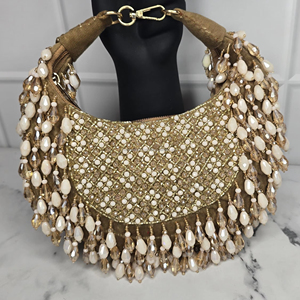 Pochette demi-lune ethnique artisanale brodée de perles avec fermeture éclair pour mariages, festivals, célébrations culturelles – Élégante - Product Image 1