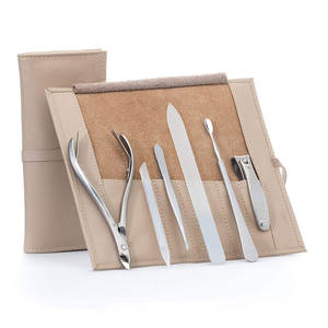 Étui à roulettes en cuir de grande taille pour la vente en gros |   Organisateur d'outils en cuir de vache véritable |   Porte-accessoires de toilettage compact 17 x 15 cm - Product Image 4