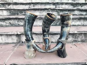 Cuerno Vikingo Festivo Hecho a Mano con Técnica Pulida para Beber Mead y Cerveza, Navidad, por PERFECT ENTERPRISES - Product Image 5