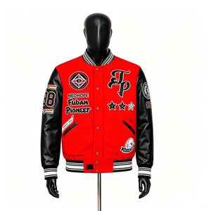Veste universitaire rouge pour homme, manches en cuir PU, patch brodé, style streetwear, col rabattu, longueur normale - Product Image 1