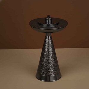เตาเผากำยานโลหะโบราณหรูหรา ลวดลายดอกไม้แกะสลัก พร้อมฐานทรงกรวย - Product Image 1