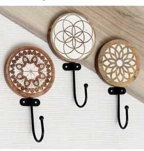 Wholesale Very Cheap wooden Etched Wall Coat & <b>Hat</b> Keychain Hanger - Product Image 1