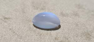 Piedra preciosa ovalada de ojo de gato de piedra lunar blanca natural - Product Image 5