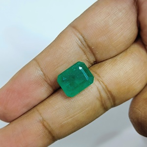 Esmeralda Octogonal Verde de 5.81 Quilates de Zambia, Gema Suelta - Product Image 1