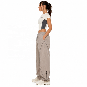 Pantalones de hombre de nailon ligeros, transpirables, de secado rápido, a la moda, de pierna ancha, con cordón ajustable, tipo cargo, venta al por mayor B2B EE. UU. - Product Image 3