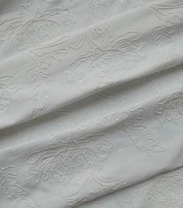 Tela de Encaje Bordado con Diseño Floral, Material Suave y Elástico para Vestidos, Producción Textil, Venta al Por Mayor - Product Image 1