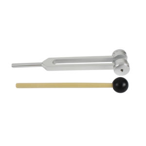 Diapason médical de qualité supérieure 128 Hz, lot de 3 diapasons en alliage avec marteau en caoutchouc et porte-aiguille personnalisé - Product Image 5