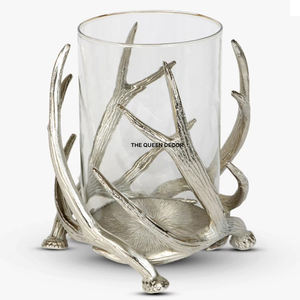 Elegante Portavelas de Aluminio Dorado, Arreglo de Velas Hecho a Mano, Decoración Moderna para Bodas y Cenas - Product Image 3