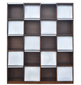 Archivador de Madera Maciza con 16 Compartimentos, Estilo Pierre Jeanneret, Librería de Madera con Solapas Inclinadas de Aluminio - Product Image 1