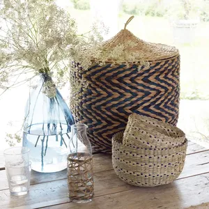 Direct Factory Wholesale Lidded Water Hyacinth Basket Hand Woven Laundry <b>Hamper</b> Storage Bin with Lid Organizer <b>Box</b> Style - Product Image 2