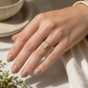 Bague Art Déco 3.00CT VS1 en diamant taille princesse à double sangle, cultivé en laboratoire, en or massif 18 carats, bijoux vintage raffinés pour femme, idéal pour les soirées - Product Image 3