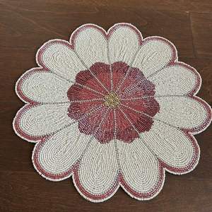 Plato de presentación de cristal con forma de flor y cuentas de vidrio, diseño mandala plateado y dorado, para bodas, banquetes, fiestas y eventos, a bajo precio. - Product Image 2