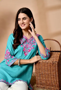 Haut Kurta en rayonne brodé vert marine pour femme, coupe régulière, longueur mini, tenue décontractée, design Inde Pakistan, toutes saisons - Product Image 4