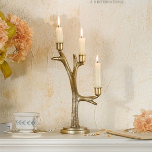 Candélabre vintage doré à 3 bras en aluminium moulé fait main, support de bougies coniques en forme de branche d'arbre, écologique et durable, décoration intérieure pour le bureau - Product Image 1