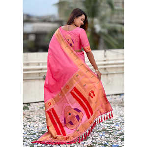 Sari en soie Paithani tissé Zari rose pâle, vêtements indiens et pakistanais, avec motif Mahalaxmi par Elite Weaves, 650g - Product Image 5