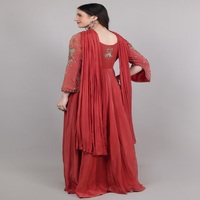 Collection Glamour Ethnique Tendance : Robe Designer 3 Pièces pour Femme Couleur Brique avec Broderie de Perles et Fil de Soie