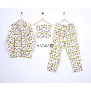 ชุดนอนผ้าฝ้ายลายดอกไม้ดีไซน์ใหม่ขายดีสำหรับฤดูร้อนสำหรับผู้หญิง มีหลายขนาดให้เลือกจากอินเดีย - Product Image 1