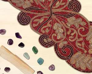 Chemin de table artisanal de luxe brodé de fleurs, écologique et durable, en tissu au design glamour, tapis décoratif pour table à manger - Product Image 1